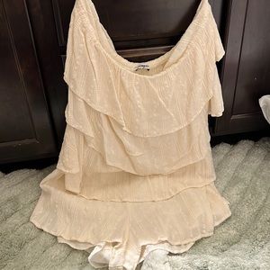 Express cream ruffled romper strapless women’s xl